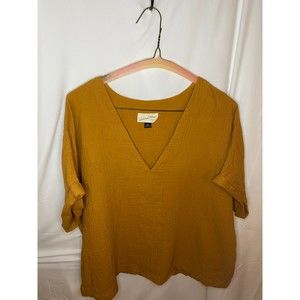 Universal Thread Short Sleeved Shirt